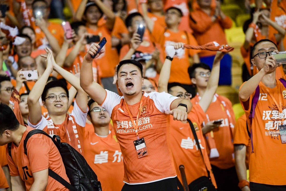 关于武汉卓尔客场战平大连人，持续不败状态的信息