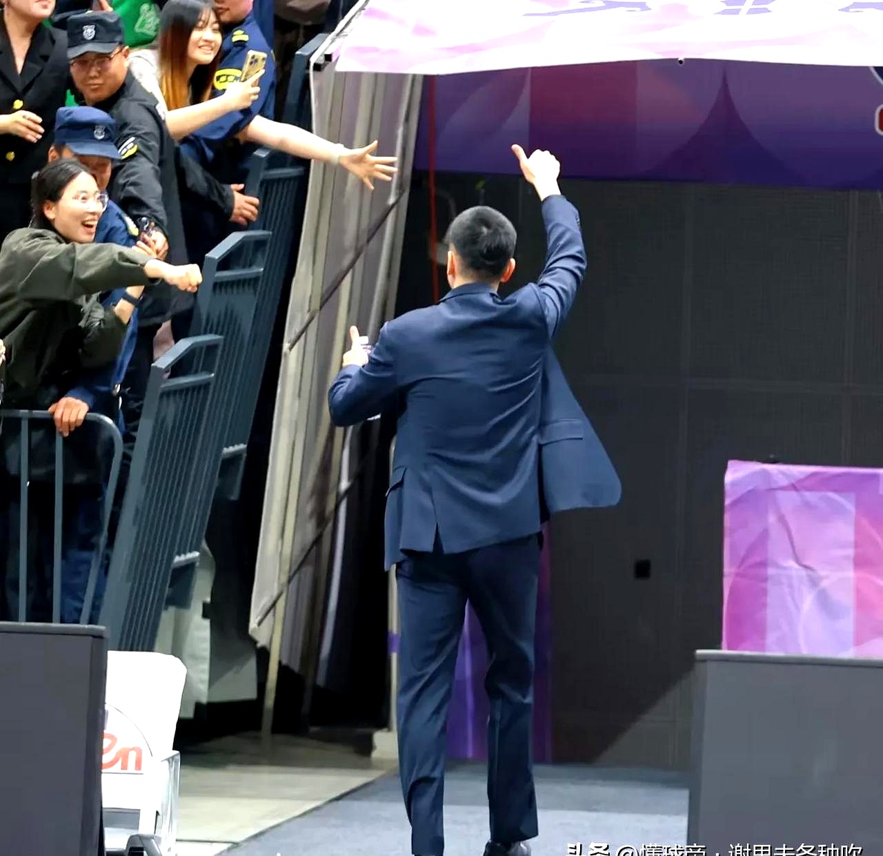 沙佩科恩斯战胜对手，继续发力